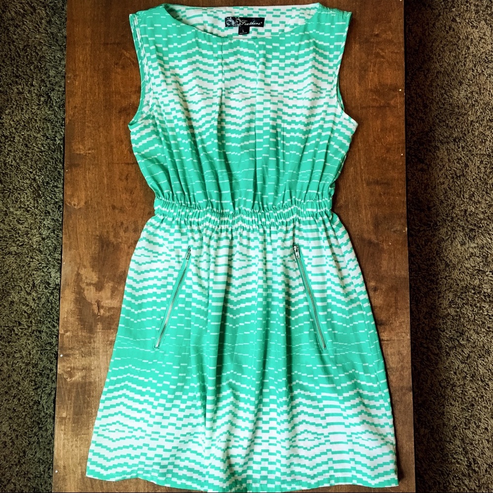 FEATHERS Green Square Design Dress Pockets L